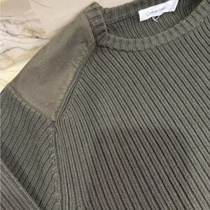 Men’s Calvin Klein Ribbed Knit Sweater with Shoulder Patches Sz Large Used